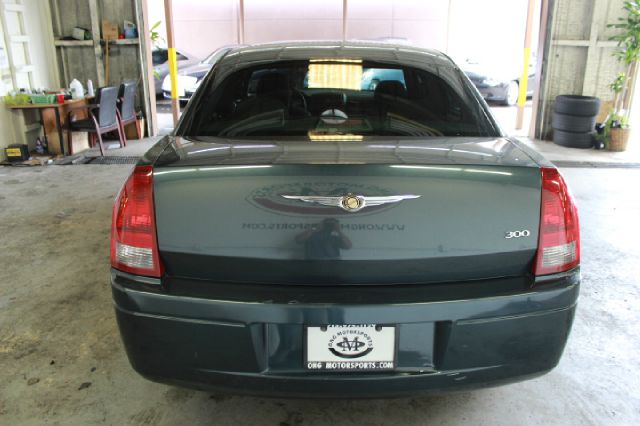 2007 Chrysler 300 Base 4dr