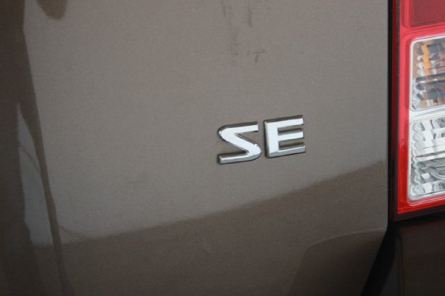 2005 Nissan Pathfinder SE 4dr