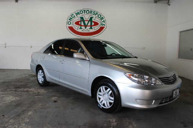 2006 Toyota Camry LE 4dr
